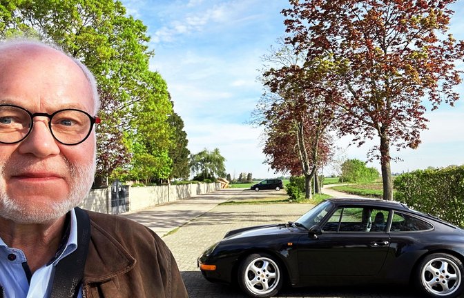 Eberhard Reuß ist seiner Leidenschaft für schöne Autos bis heute treu geblieben.
Foto: privat/

Vor einem halben Jahrhundert war dieser graue Lappen für unseren Autor „fast schon Pflicht, um aus der engen Welt der Vorstadthölle herauszukommen“.<span class='image-autor'>Foto: privat</span>