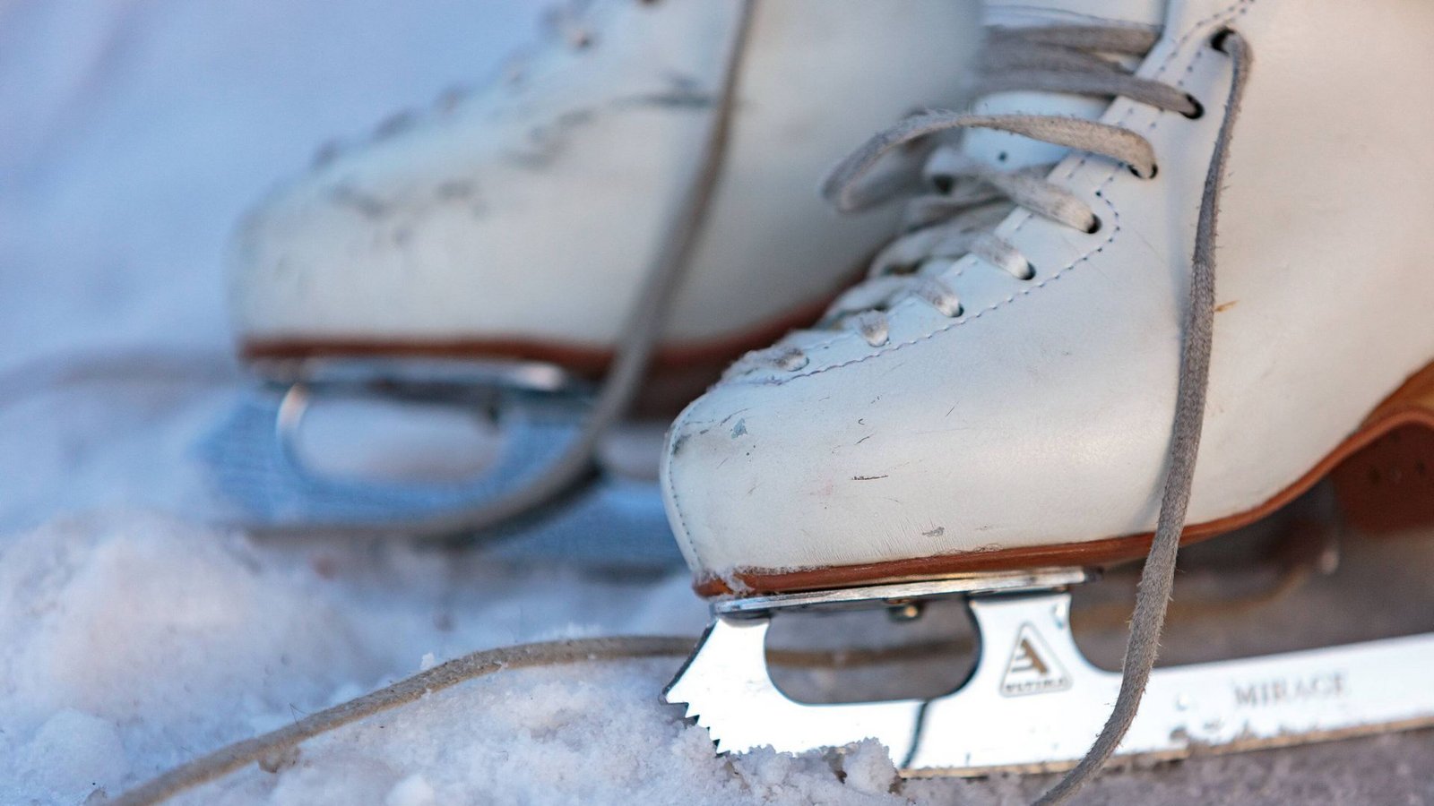 Schlittschuhe an: So lässt sich der Winter verlängern.Foto: imago/Eibner Europa/EIBNER/EXPA/Stefanie Oberhauser