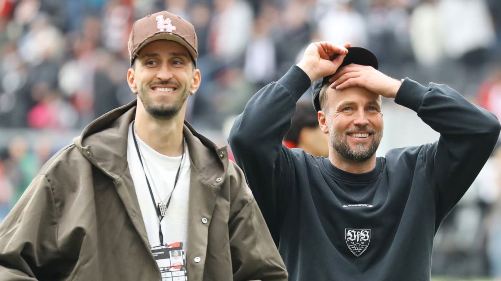 Seit Monaten ist Atakan Karazor (li.) im System des VfB-Trainers Sebastian Hoeneß nur Zuschauer. Folgt jetzt das Comeback des ehemaligen Kapitäns?Baumann/Jens Lommel Seit Monaten ist Atakan Karazor (li.) im System des VfB-Trainers Sebastian Hoeneß nur Zuschauer. Folgt jetzt das Comeback des ehemaligen Kapitäns?Baumann/Jens Lommel