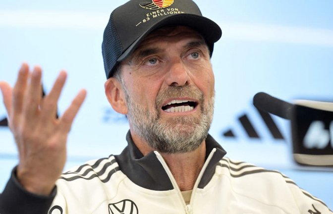 Der Bundestrainer Jürgen Klopp erklärt seine Entscheidungen über den Kader.<span class='image-autor'>HANNES P. ALBERT/afp</span>