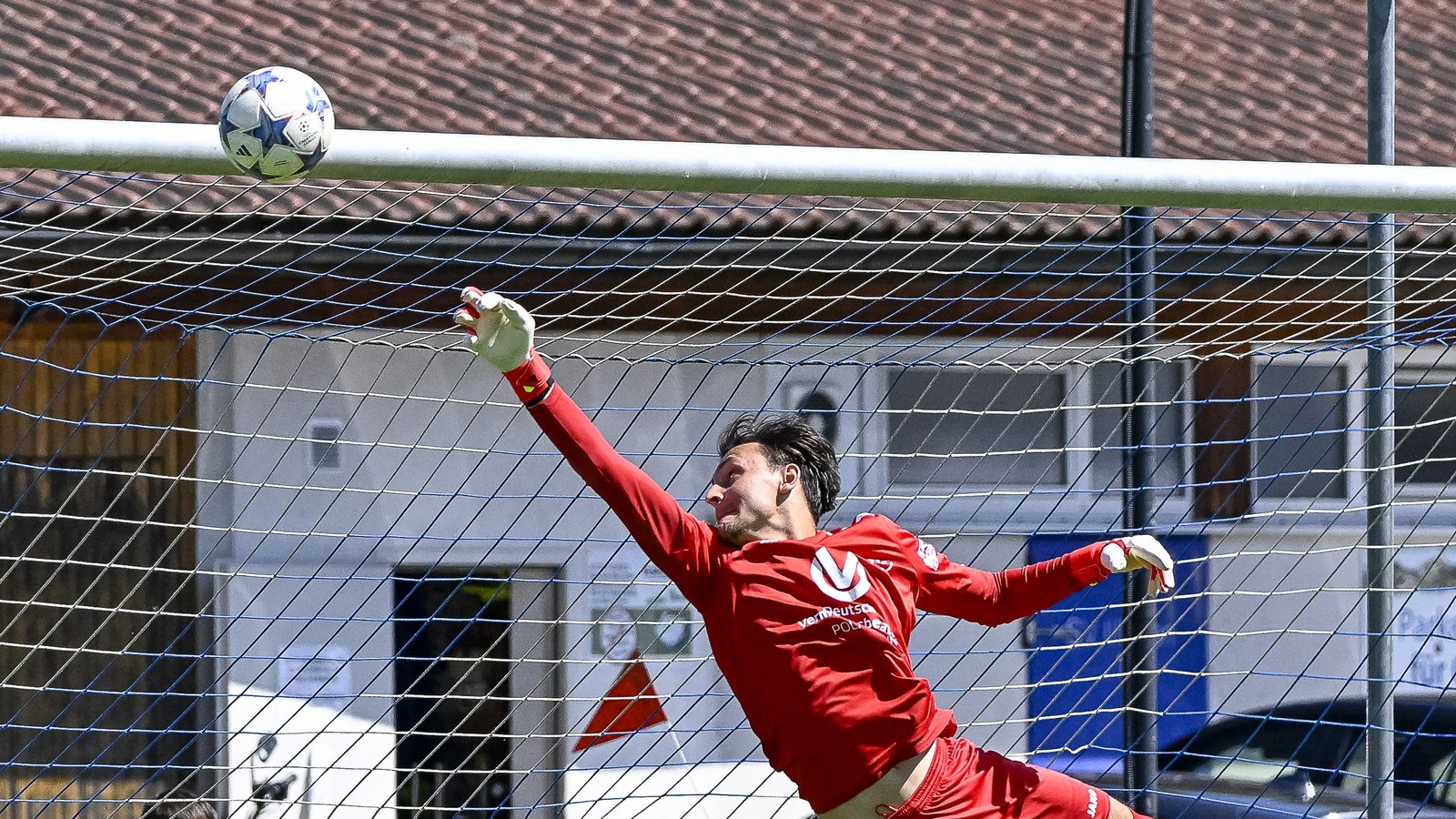 Tim Sattler steht beim SV Illingen zwischen den Pfosten und könnte am Wochenende einiges zu tun bekommen. Foto: Leitner Tim Sattler steht beim SV Illingen zwischen den Pfosten und könnte am Wochenende einiges zu tun bekommen. Foto: Leitner