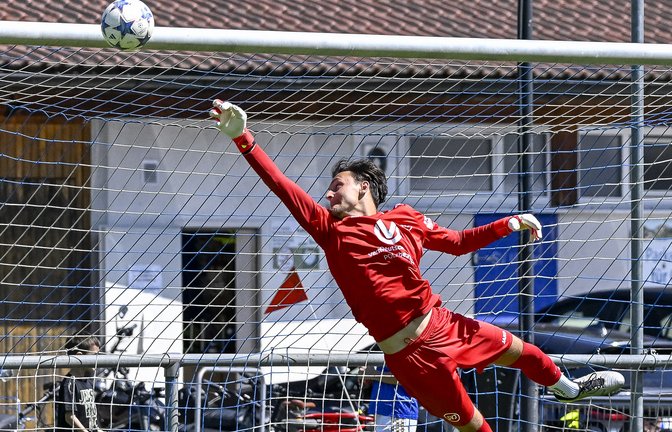 Tim Sattler steht beim SV Illingen zwischen den Pfosten und könnte am Wochenende einiges zu tun bekommen. <span class='image-autor'>Foto: Leitner</span>