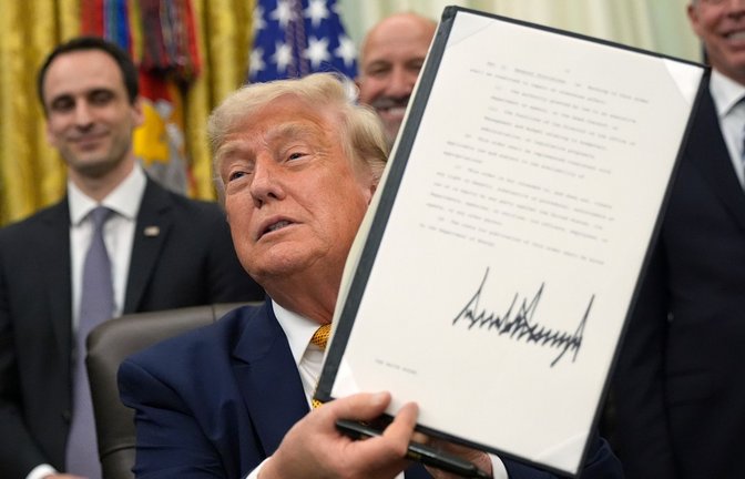 Donald Trumps Erlass sieht unterdessen eine schnellere Einführung der Quantentechnologie durch die US-Regierung vor.<span class='image-autor'>Foto: Jacquelyn Martin/AP/dpa</span>