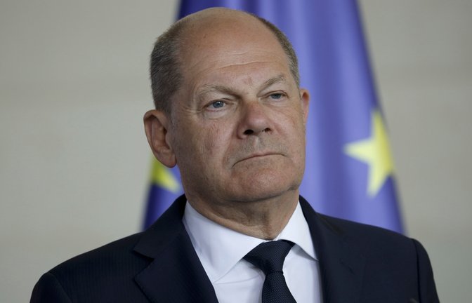 Olaf Scholz stellt sich den Fragen der jungen Reporter und Reporterinnen.<span class='image-autor'>Foto: Juergen Nowak/ Shutterstock</span>