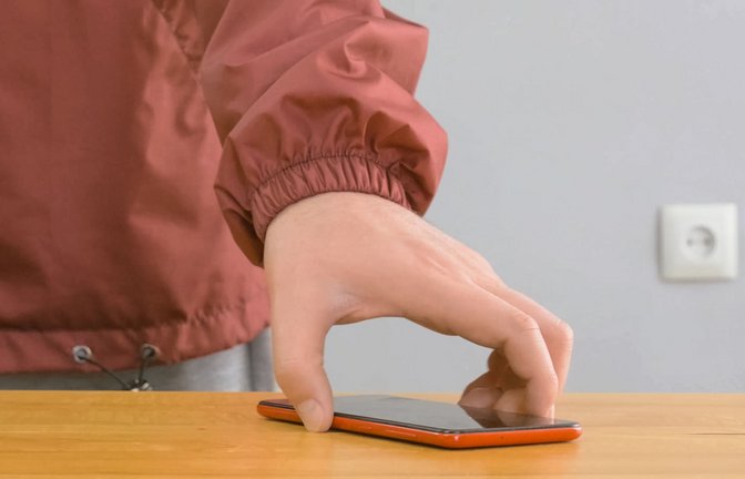 Das Smartphone wegzulegen kann befreiende Wirkung haben. (Symbolbild)<span class='image-autor'>Foto: IMAGO/Panthermedia/PomD via imago-images.de</span>