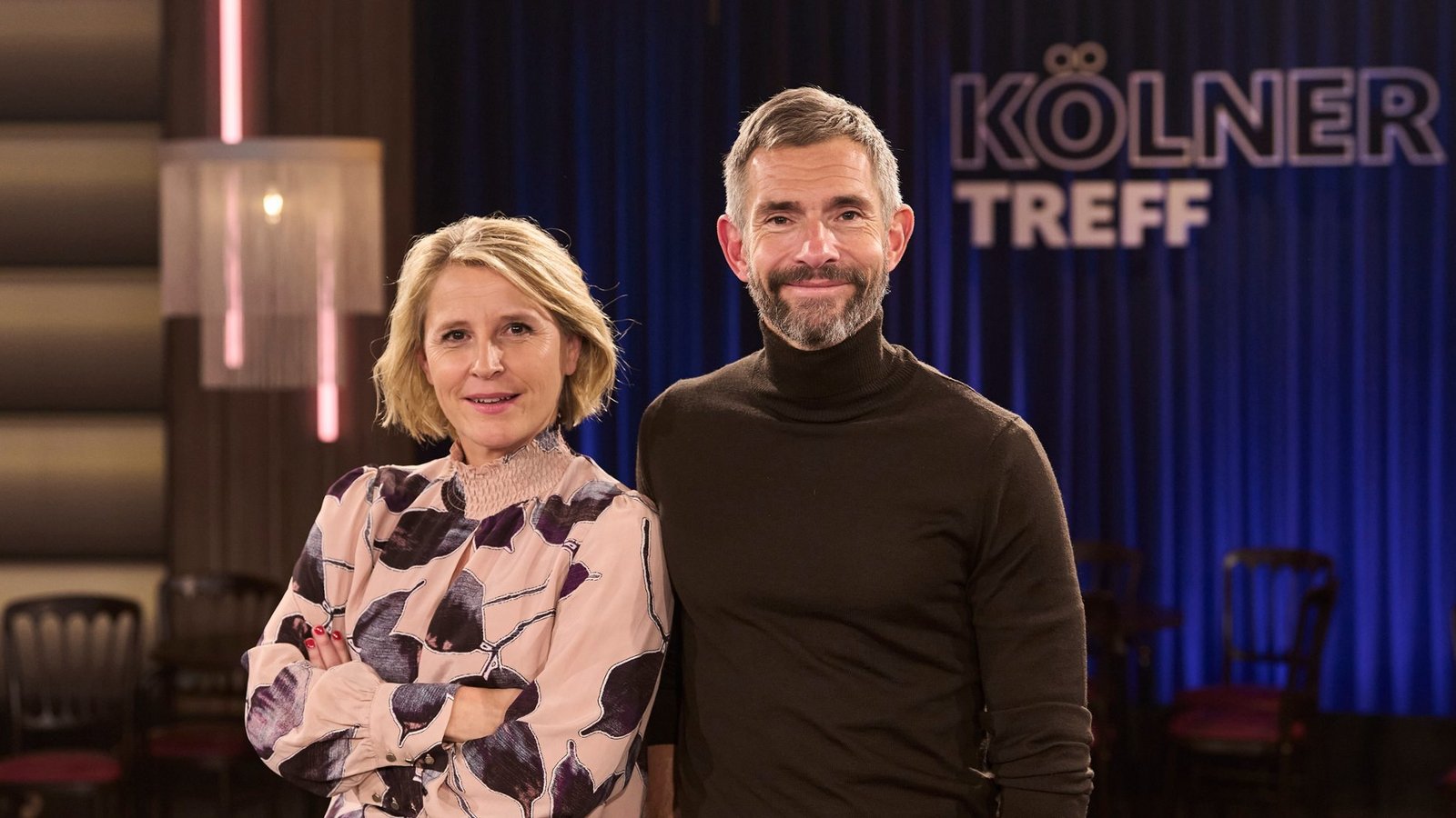WDR Fernsehen KÖLNER TREFF, am Freitag (13.12.24) um 22:00 Uhr. Die Moderatoren Susan Link (l) und Micky Beisenherz.Foto: WDR/Melanie Grande WDR Fernsehen KÖLNER TREFF, am Freitag (13.12.24) um 22:00 Uhr. Die Moderatoren Susan Link (l) und Micky Beisenherz.Foto: WDR/Melanie Grande