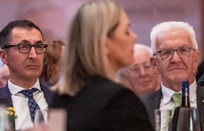Cem Özdemir (l.) und Winfried Kretschmann bei der Verleihung des Demokratie-Preises „Württemberger Köpfe“<span class='image-autor'>Foto: Christiana Kunz</span>