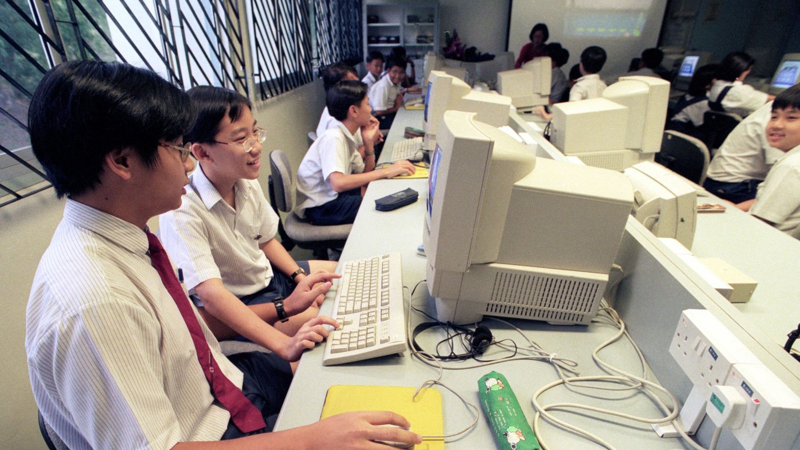 Schon in den 90er Jahren waren Computer an Singapurs Schulen normal.Foto: imago/Rainer Unkel Schon in den 90er Jahren waren Computer an Singapurs Schulen normal.Foto: imago/Rainer Unkel