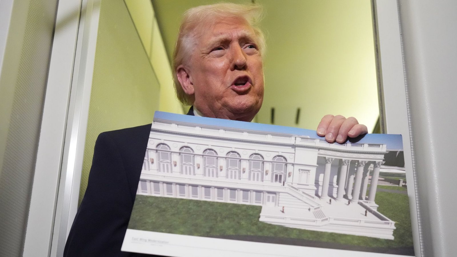 Mit kostspieligen Repräsentationsprojekten wie dem Ballsaal des Weißen Hauses und einem riesigen Triumphbogen knüpft Trump an das Verhalten früherer Könige an (Archivbild).Foto: Mark Schiefelbein/AP/dpa