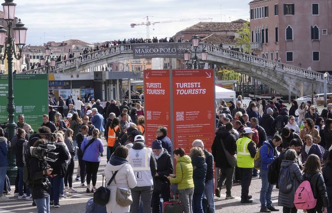 Venedig-Besucher müssen zahlen<span class='image-autor'>Foto: dpa/Luca Bruno</span>