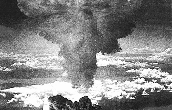 Fanal der Vernichtung: Die Atombombe fällt auf Hiroshima.  
Foto:  dpa/Dana<span class='image-autor'>Foto: &nbsp;</span>