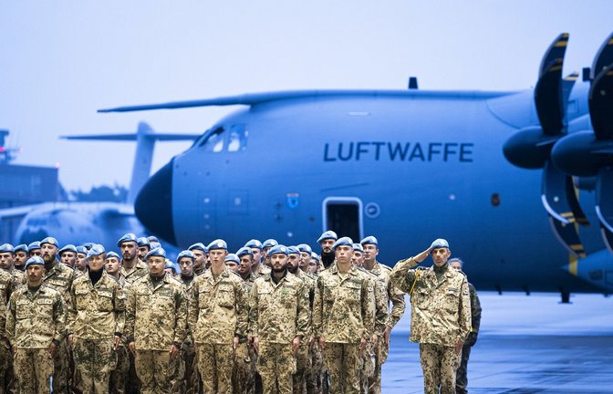 Sinnbild für Deutschlands Militäreinsätze mit diffusen Zielen: Das letzte Bundeswehr-Kontingent der UN-Mission in Mali kehrte Mitte Dezember 2023 zurück.<span class='image-autor'>Foto: dpa/Michael Matthey</span>
