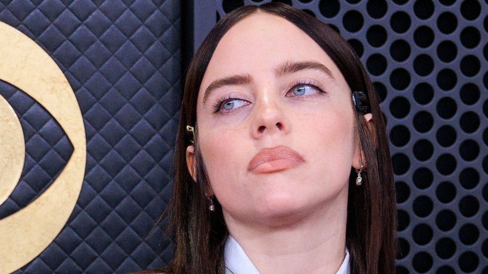 Sängerin Billie Eilish zeigt, dass auch Frauen Krawatte tragen können.Foto: IMAGO/ZUMA Press Wire Sängerin Billie Eilish zeigt, dass auch Frauen Krawatte tragen können.Foto: IMAGO/ZUMA Press Wire