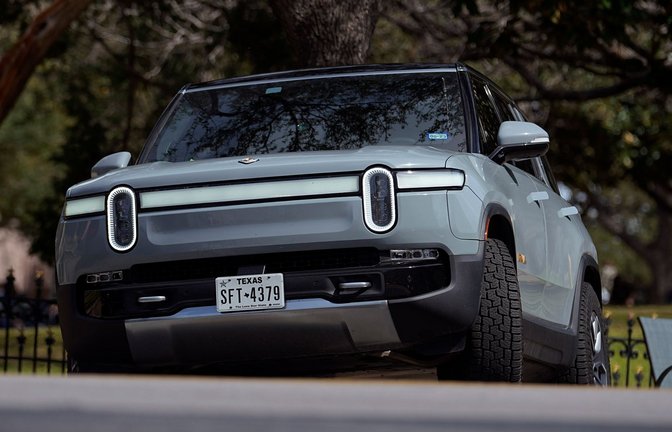 Rivian fordert mit seinen Fahrzeugen Tesla in den USA heraus. (Archivbild)<span class='image-autor'>Foto: Eric Gay/AP/dpa</span>