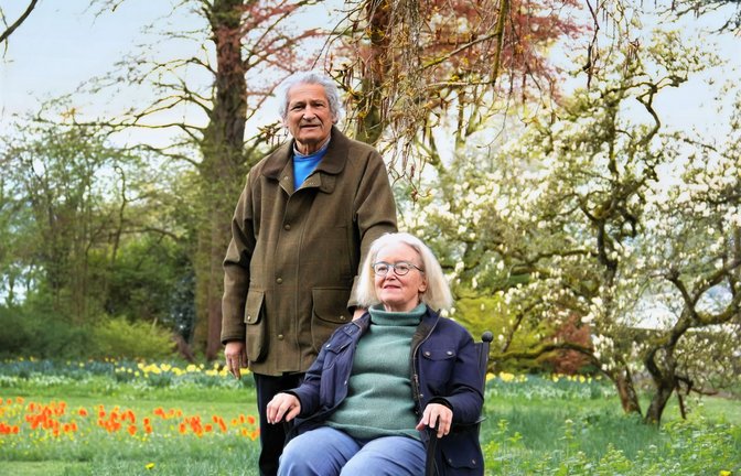Alexander und Elisabeth  Stiegeler  Wer in einer der vielen Ecken des Gartens sitzt, hört den See plätschern oder Wellen anschlagen.<span class='image-autor'>Foto: Uli Fricker</span>