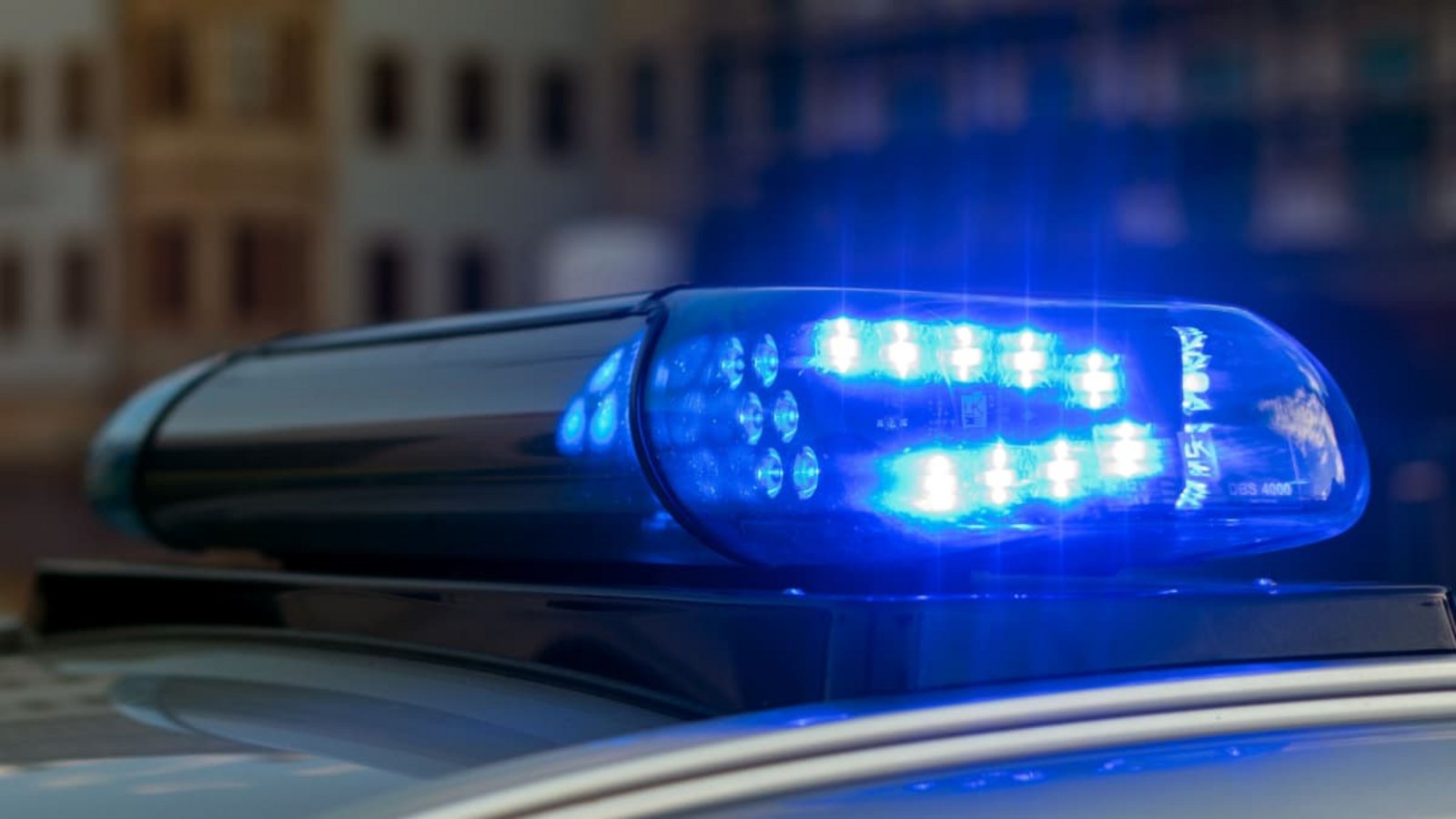 Fahndungskräfte des Polizeireviers Nürtingen konnten einen Fahrer dingfest machen, der zuvor auf dem Fahrradweg unterwegs war und einen Unfall verursachte.picture alliance/dpa Fahndungskräfte des Polizeireviers Nürtingen konnten einen Fahrer dingfest machen, der zuvor auf dem Fahrradweg unterwegs war und einen Unfall verursachte.picture alliance/dpa