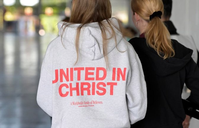 Im Gospel Forum Stuttgart kommen von Mittwoch an wahrscheinlich wieder mehrere Tausend junge Gläubige zusammen. Die Veranstalter des Holy Spirit Night hatten zunächst zwei australische Prediger eingeladen, die für ihre Haltung hochumstritten sind.<span class='image-autor'>Clemens Niehaus/Future Image/actionpress</span>