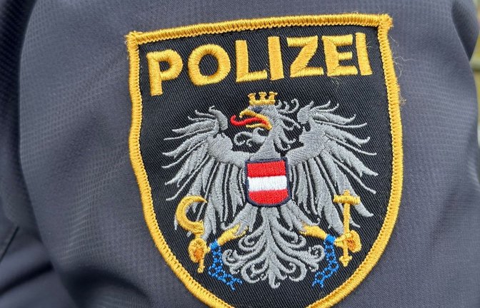 Laut der Polizei stürzte der Mann über einen steilen, felsigen Hang ab. (Symbolbild)<span class='image-autor'>Matthias Röder/dpa</span>
