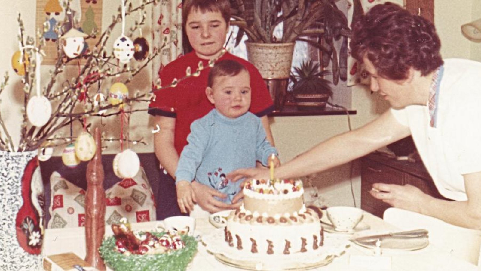 1969: Von Mama gab’s die erste Geburtstagstorte mit Schokohäschen. Fotos: p