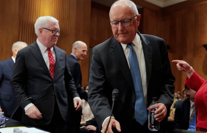 In Kanada stößt eine Petition auf rege Zustimmung, wonach die Regierung US-Botschafter Pete Hoekstra zur unerwünschten Person erklären und ausweisen soll (Mitte).<span class='image-autor'>ANNA MONEYMAKER/AFP</span>