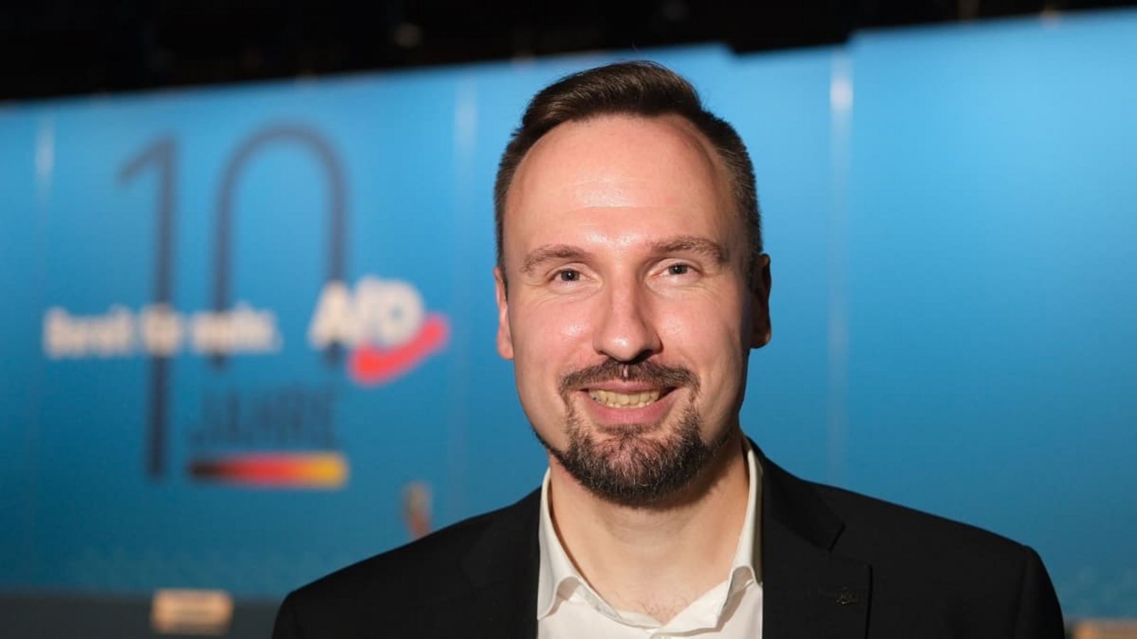 Nach dem mutmaßlichen Einsatz eines Schlagwerkzeugs gegen einen Jugendlichen will die Staatsanwaltschaft Stendal gegen den AfD-Europaabgeordneten Arno Bausemer ermitteln (Archivfoto).Sebastian Willnow/dpa