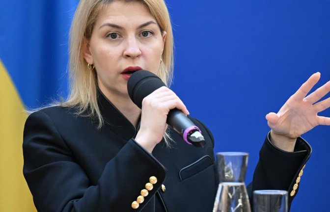 Olha Stefanischyna bei einer Pressekonferenz in Wien, 2023.<span class='image-autor'>Helmut Fohringer/APA/dpa</span>