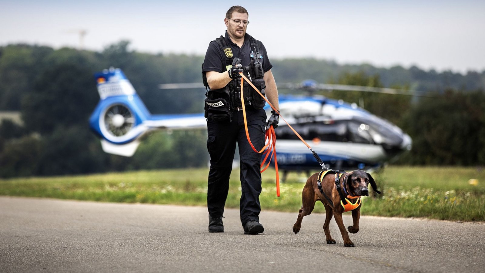 Die Suche nach der Frau, unter anderem mit Hubschrauber und Hunden, blieb bislang erfolglos. (Archivbild)Foto: Horst Rudel/Funke Foto Services Die Suche nach der Frau, unter anderem mit Hubschrauber und Hunden, blieb bislang erfolglos. (Archivbild)Foto: Horst Rudel/Funke Foto Services