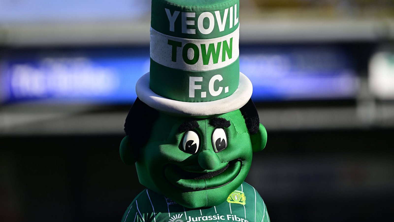 Yeovil Town spielt zwar nur in der 5. englischen Liga, dank seines Maskottchens Jolly Green Giant ist der Verein aber in ganz England bekannt.Foto: IMAGO/PPAUK Yeovil Town spielt zwar nur in der 5. englischen Liga, dank seines Maskottchens Jolly Green Giant ist der Verein aber in ganz England bekannt.Foto: IMAGO/PPAUK
