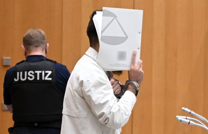 Der Afghane Sulaiman A. ist zu lebenslanger Haft verurteilt worden.<span class='image-autor'>Foto: Marijan Murat/dpa</span>