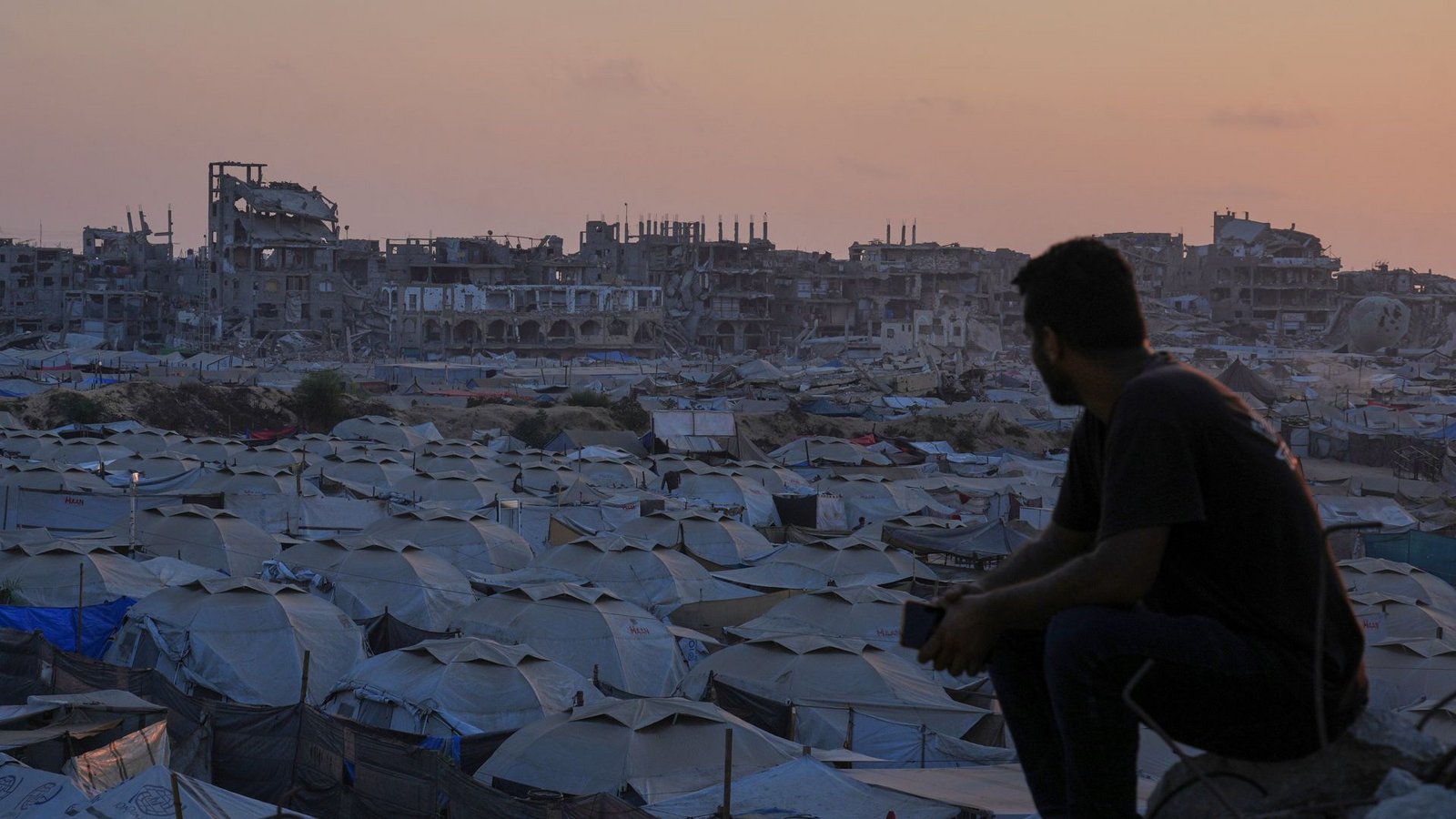 Viele Häuser in Gaza sind zerstört. Deutschland will unter anderem mit Notunterkünften helfen.Foto: Abdel Kareem Hana/AP/dpa Viele Häuser in Gaza sind zerstört. Deutschland will unter anderem mit Notunterkünften helfen.Foto: Abdel Kareem Hana/AP/dpa