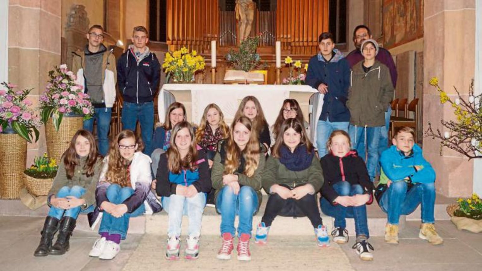 Gemeinsam die Osternacht in der Nussdorfer Kirche gefeiert. Foto: p Gemeinsam die Osternacht in der Nussdorfer Kirche gefeiert. Foto: p