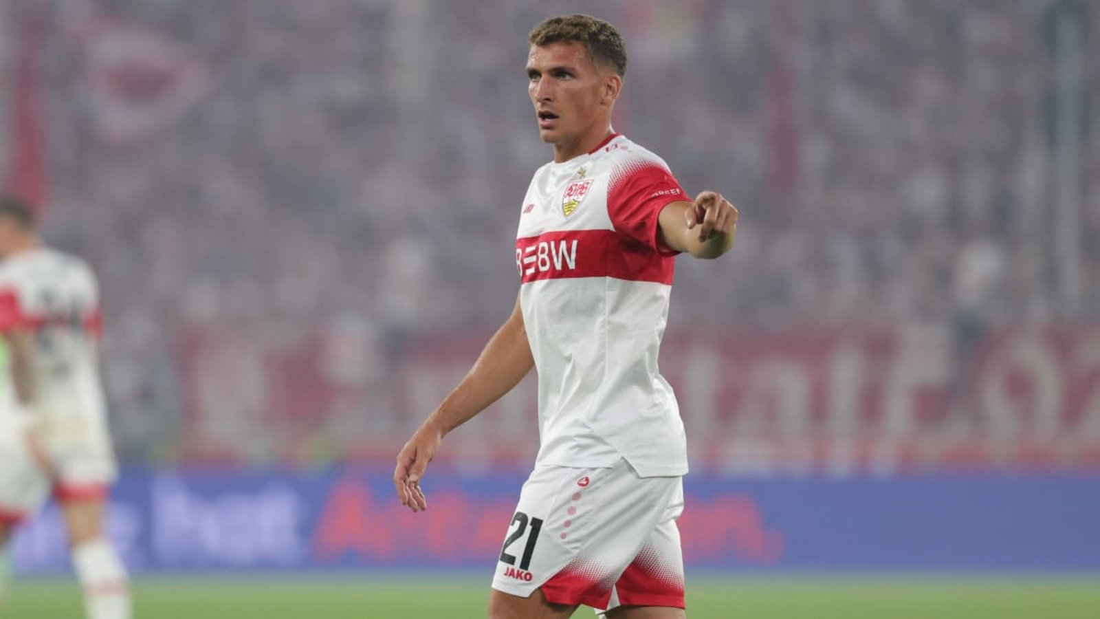 Grischa Prömel gibt beim VfB Stuttgart schon nach kurzer Zeit die Richtung vor.Baumann
