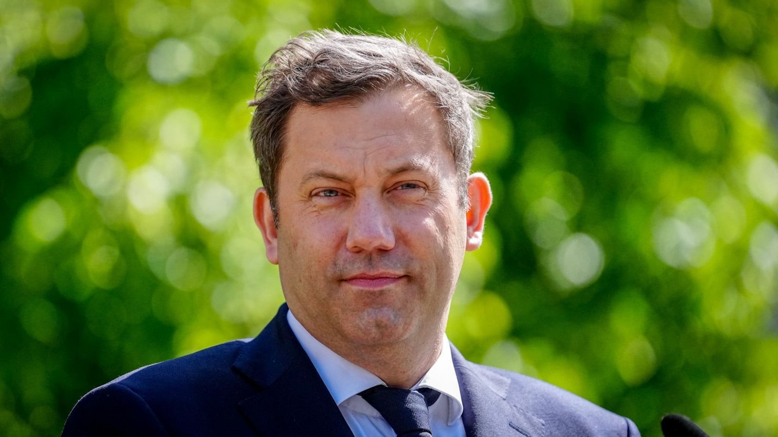 Finanzminister Lars Klingbeil (SPD) will die Freibeträge für steuerpflichtige Vereine deutlich senken. (Archivbild)Kay Nietfeld/dpa