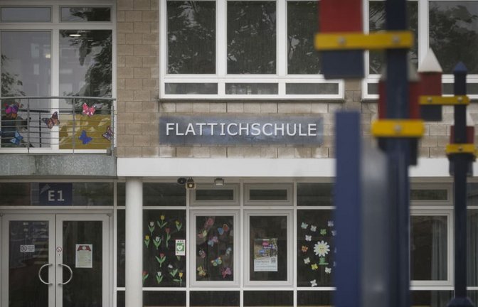 Die Flattichschule in Korntal-Münchingen ist eine von zwei Grundschulen in der Stadt, die auf Ganztagsbetrieb umstellen werden. Die Rahmenbedingungen bleiben Streitpunkte.<span class='image-autor'>Simon Granville</span>