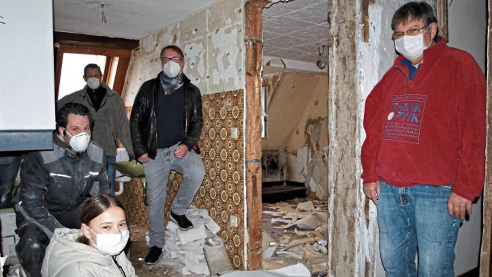 Anpacken ist angesagt für das Helfer-Team beim Anblick dieser Räumlichkeiten. Foto: Filitz Anpacken ist angesagt für das Helfer-Team beim Anblick dieser Räumlichkeiten. Foto: Filitz