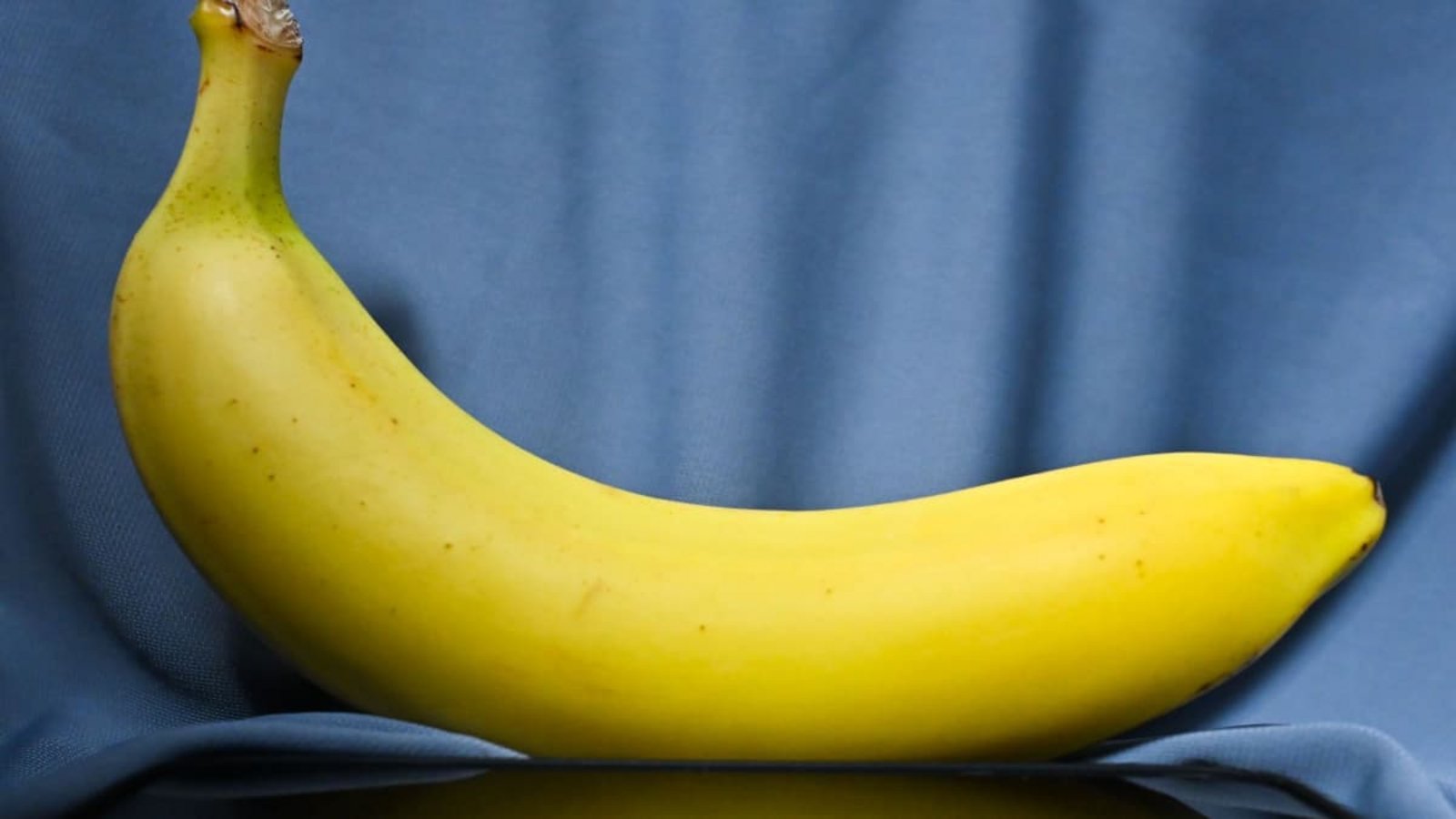 Ein Mann hat in einem Supermarkt nach Bananen gegriffen – und dann einen Schmerz gespürt. (Symbolbild)Katharina Kausche/dpa Ein Mann hat in einem Supermarkt nach Bananen gegriffen – und dann einen Schmerz gespürt. (Symbolbild)Katharina Kausche/dpa