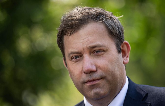 Finanzminister Klingbeil muss im Etat 2027 voraussichtlich eine riesige Lücke schließen.<span class='image-autor'>Foto: AFP</span>