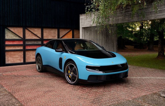 Mit dem Luce präsentierte Ferrari sein erstes rein elektrisches Modell – in den Sozialen Netzwerken gab es Spott und Häme für den Wagen.<span class='image-autor'>Foto: Ferrari/dpa-tmn/Ferrari</span>