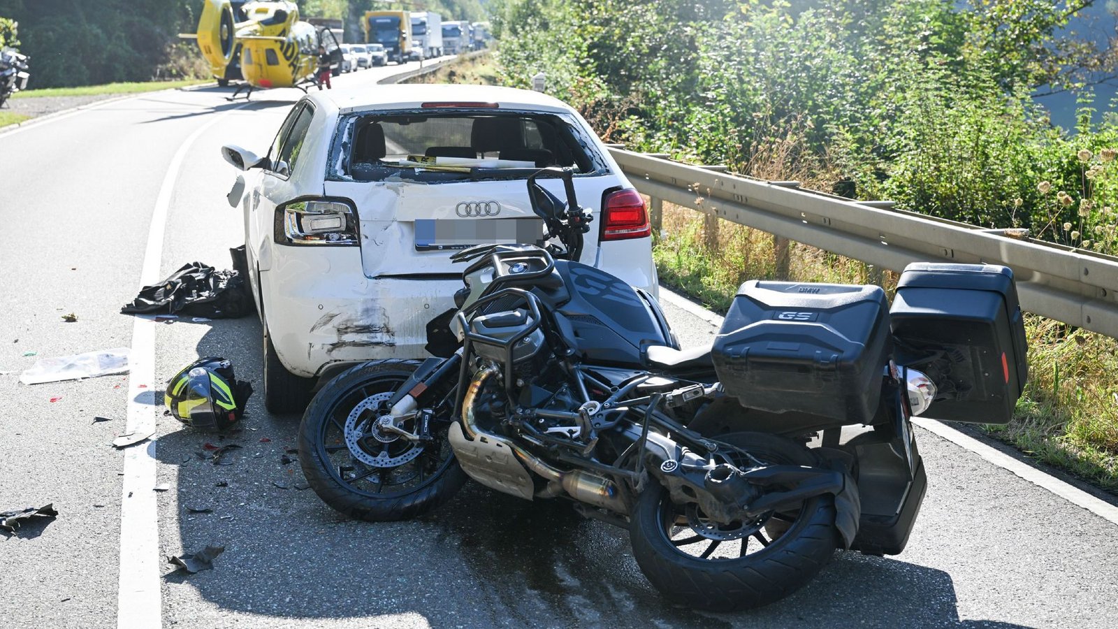 Bei dem Unfall entstand ein hoher Sachschaden.Foto: SDMG/SDMG / MB Bei dem Unfall entstand ein hoher Sachschaden.Foto: SDMG/SDMG / MB