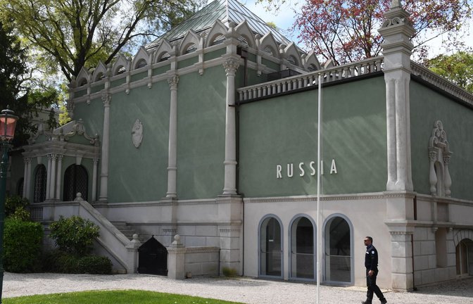 2022 und 2024 wurde der Pavillon von Russland nicht genutzt. Nun wird er wieder genutzt - wenn auch unter besonderen Bedingungen. (Archivbild)<span class='image-autor'>Foto: Felix Hörhager/dpa</span>
