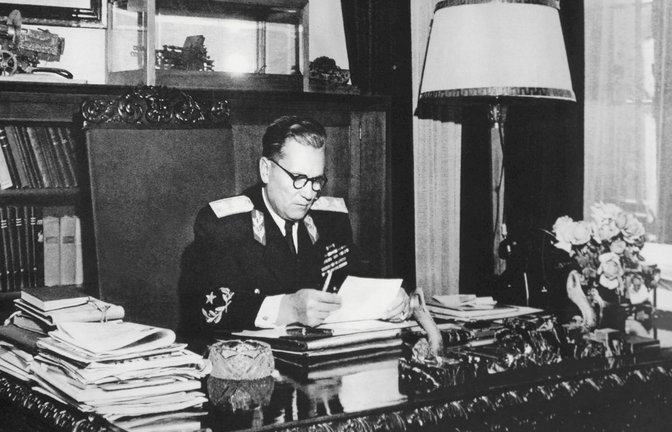Staatschef Tito in seinem Arbeitszimmer<span class='image-autor'>Foto: Bridgeman Images/imago</span>