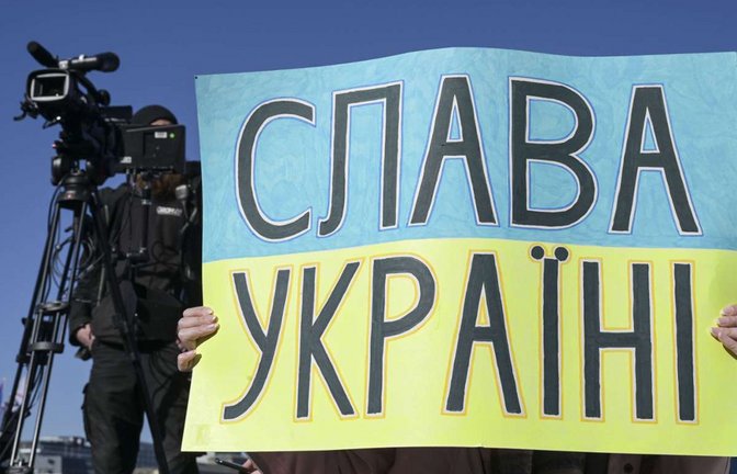 Die Tochter des alleinerziehenden Vaters versah ihr Bild mit den Worten „Ruhm der Ukraine“. (Symbolbild)<span class='image-autor'>Foto: IMAGO//Joerg Boethling</span>