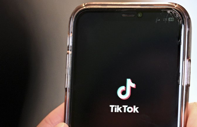 Die Frist zum Verkauf von Tiktok wurde erneut von US-Präsident Donald Trump verlängert.<span class='image-autor'>Foto: dpa/Jens Kalaene</span>