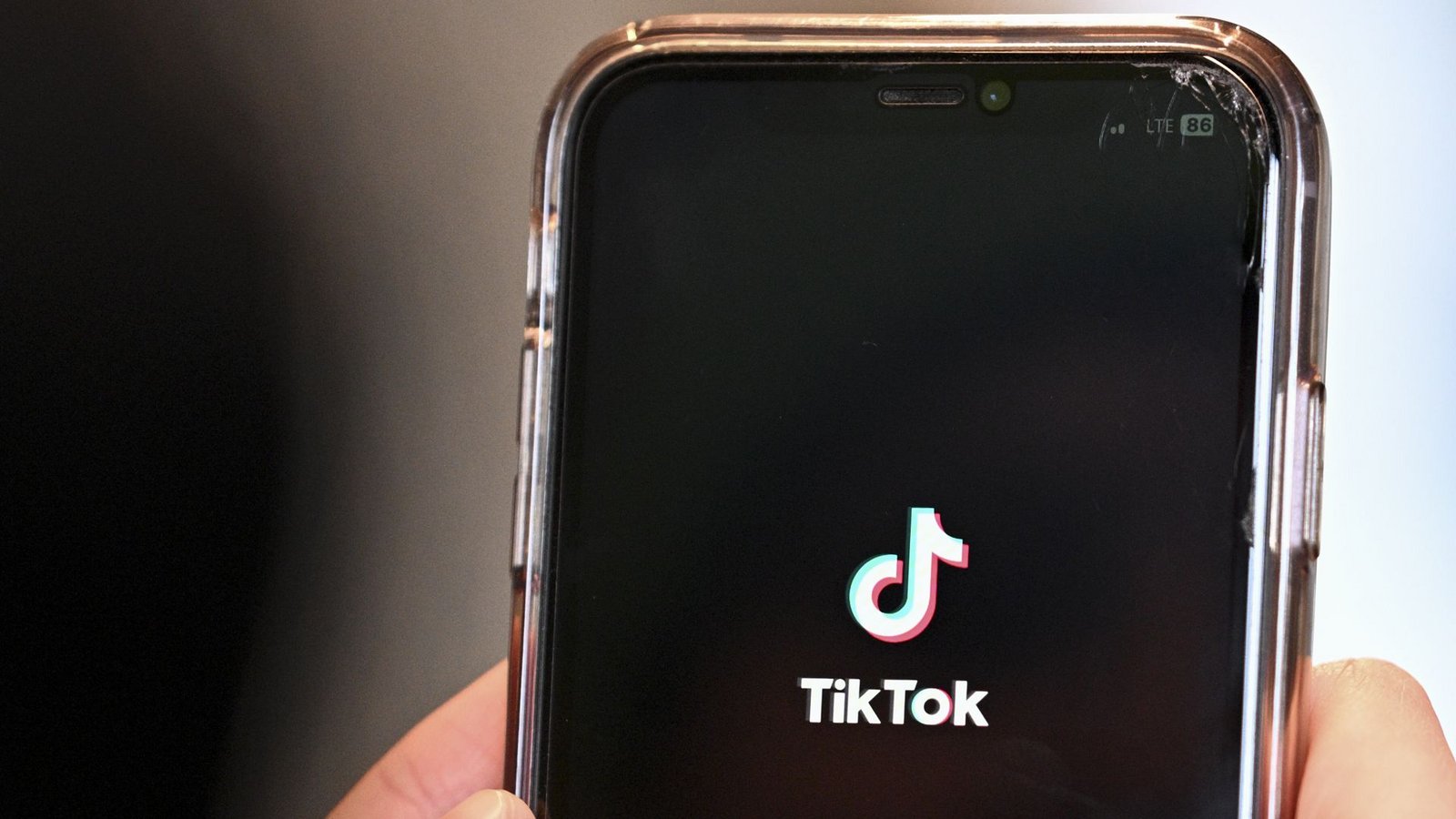 Die Frist zum Verkauf von Tiktok wurde erneut von US-Präsident Donald Trump verlängert.Foto: dpa/Jens Kalaene Die Frist zum Verkauf von Tiktok wurde erneut von US-Präsident Donald Trump verlängert.Foto: dpa/Jens Kalaene
