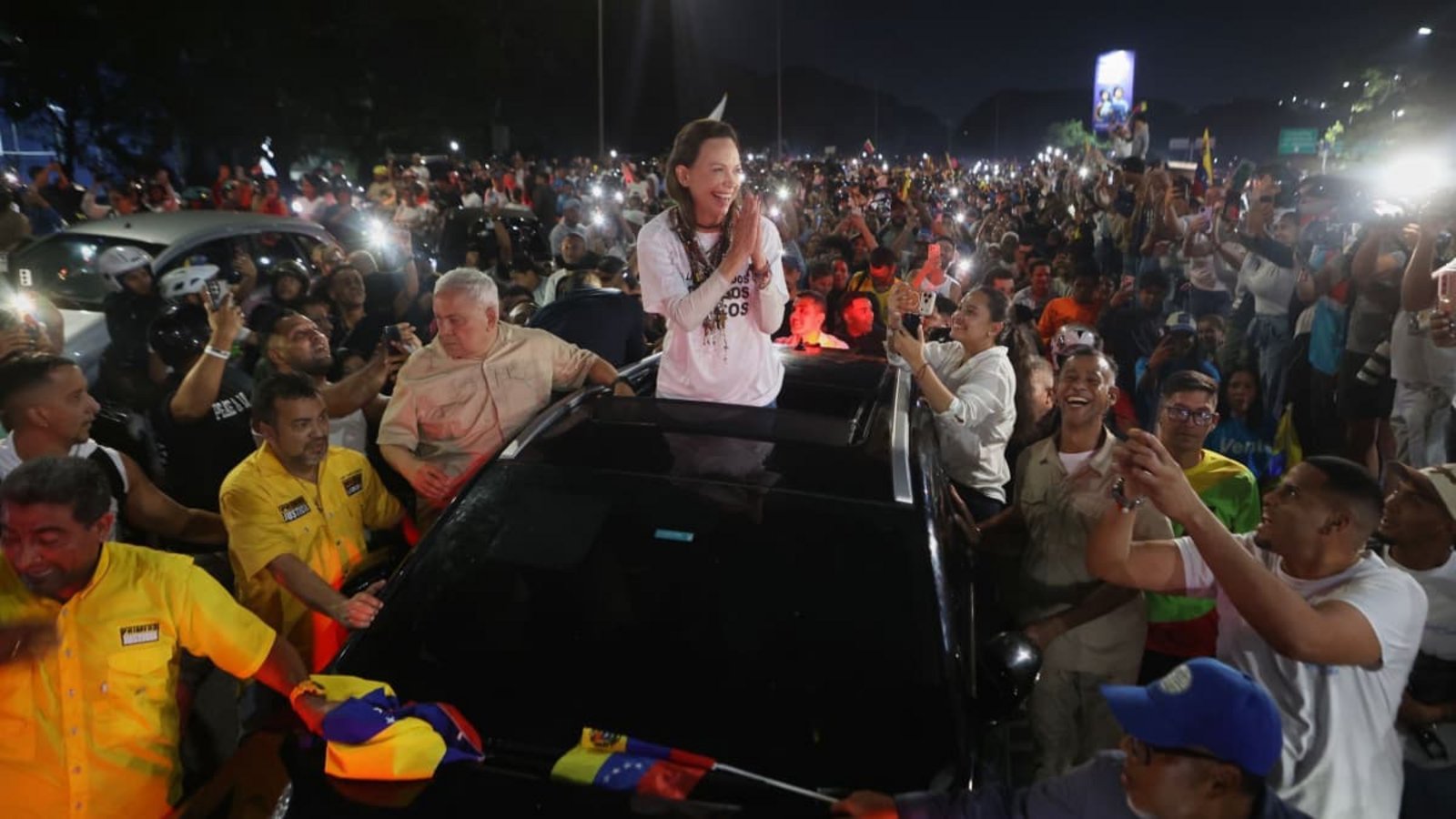 Umjubelt wie ein Fußballstar: Oppositionsführerin Corina Machado in Venezuela.Javier Campos/AP/dpa