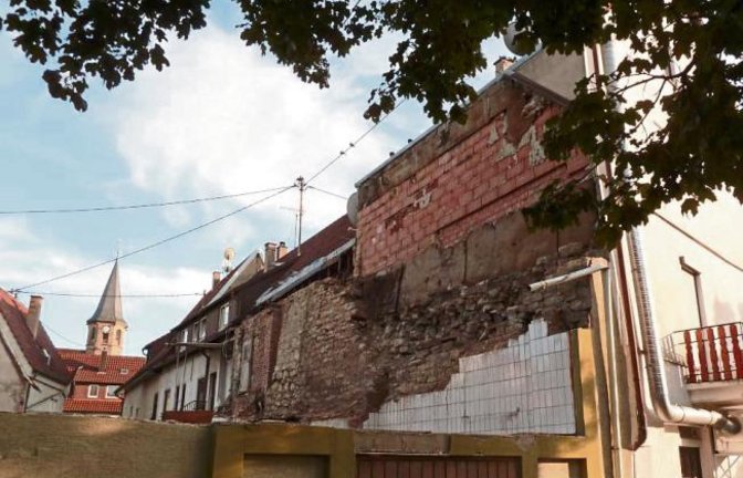 „Steinbruch“ mitten in Enzweihingen.  Foto: Arning