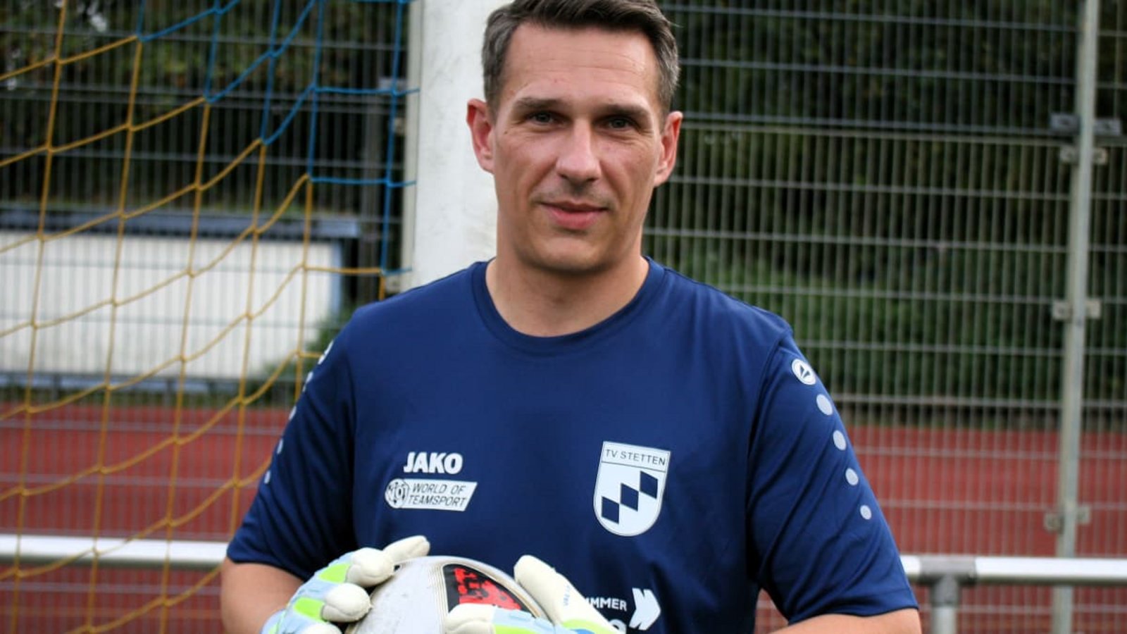 Gabriel Habmann ist Torwart bei den Kreisliga-A-Fußballern des TV Stetten. Aus seiner Homosexualität macht er kein Geheimnis mehr.Eva Herschmann Gabriel Habmann ist Torwart bei den Kreisliga-A-Fußballern des TV Stetten. Aus seiner Homosexualität macht er kein Geheimnis mehr.Eva Herschmann