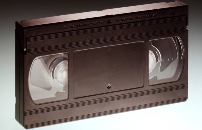 Ist heute nur noch in wenigen Haushalten zu finden: die gute alte VHS-Kassette<span class='image-autor'>imago/VoigtFoto/sschulz</span>