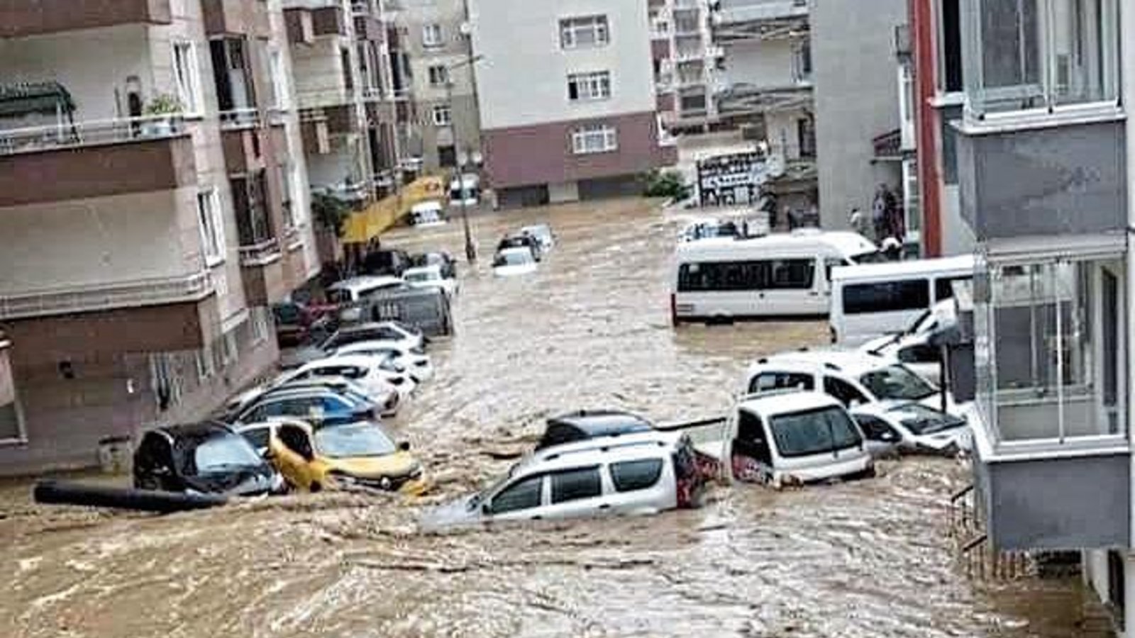 Bilder der Zerstörung aus der Stadt Ayancik. Fotos: p Bilder der Zerstörung aus der Stadt Ayancik. Fotos: p