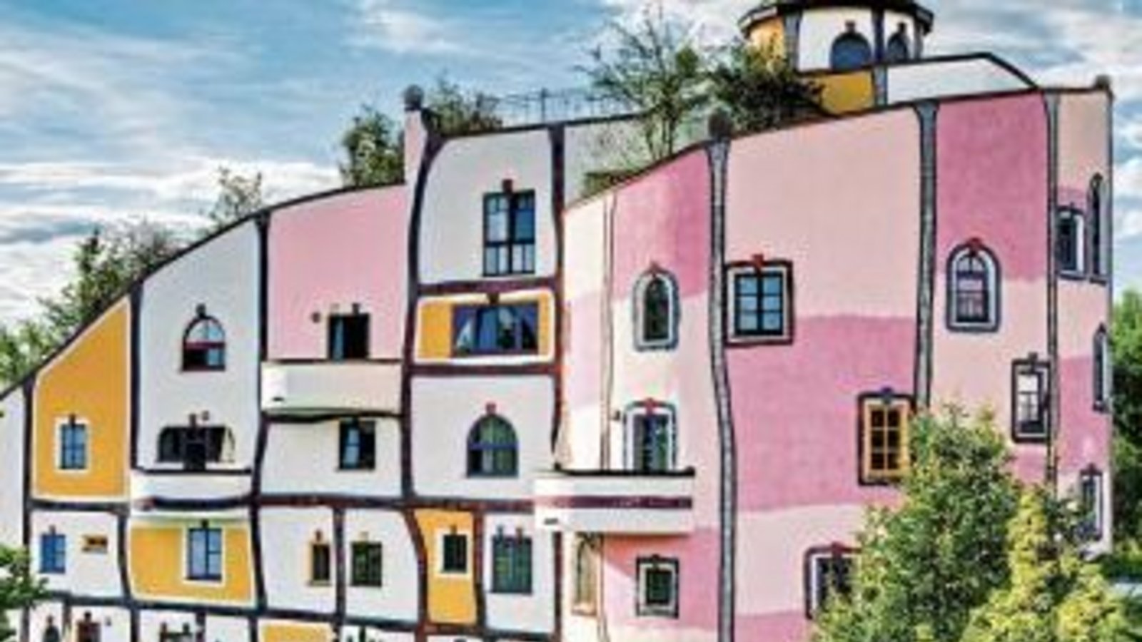 Die Hotel- und Thermalanlage von Friedensreich Hundertwasser in Bad Blumau. Foto: p Die Hotel- und Thermalanlage von Friedensreich Hundertwasser in Bad Blumau. Foto: p